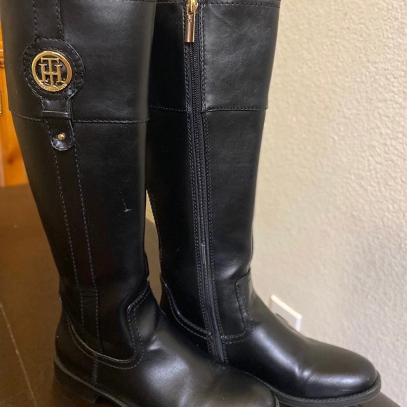 Tommy Hilfiger boots - Picture 1 of 10